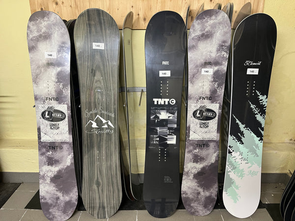 00) Snowboards HK , SW